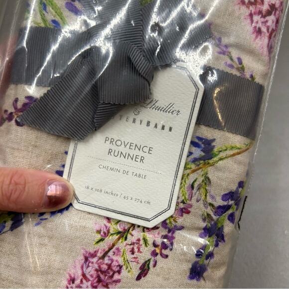 Monique Lhuillier x Pottery Barn Provence Embroidered Table Runner & Napkin Set - Picture 8 of 10